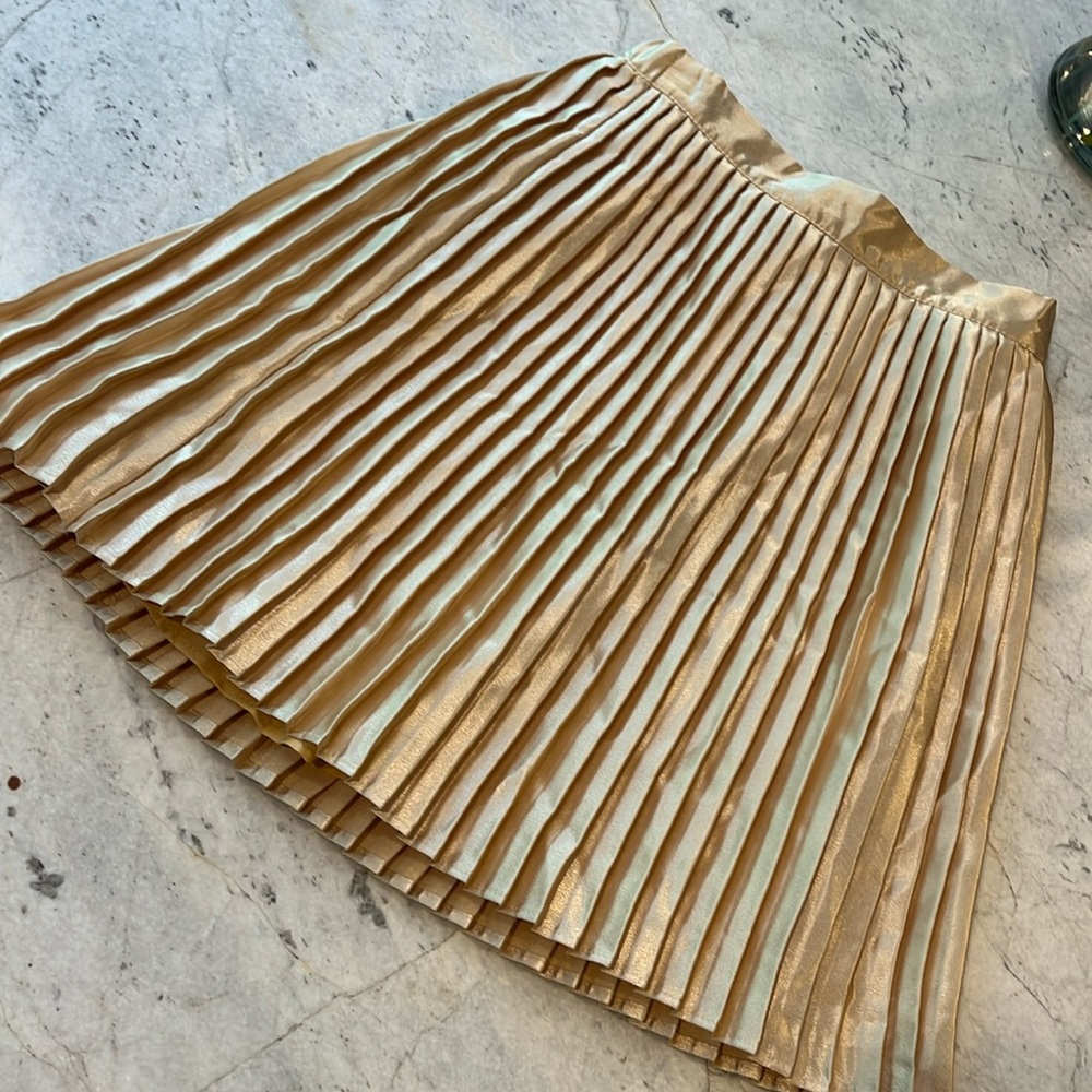 Girls Metallic Pleated Skirt in Gold